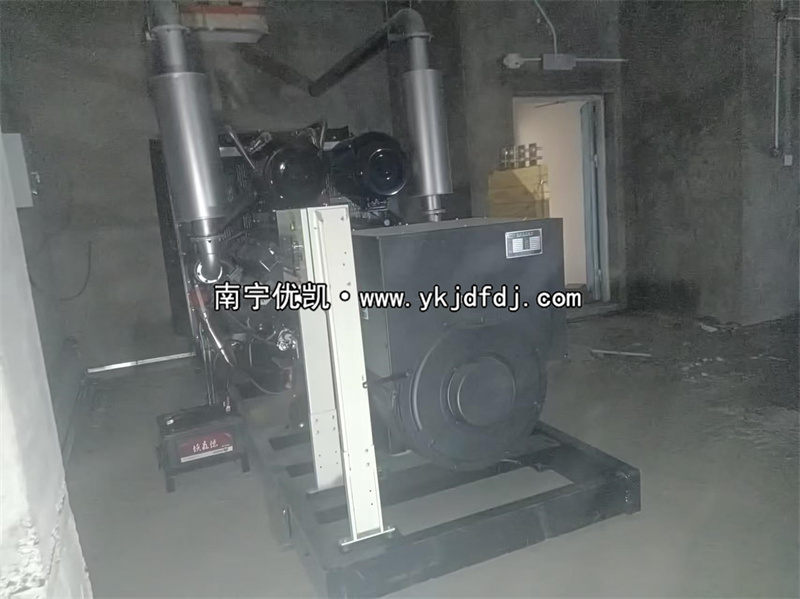 2024年3月25日，馬山高鐵站項(xiàng)目500kw凱普柴油發(fā)電機(jī)組安裝完成